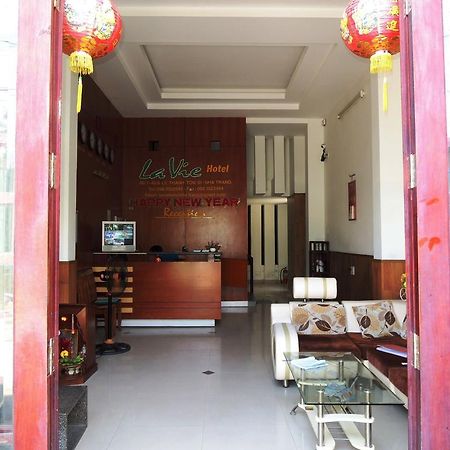Lavie Hotel На Транг Екстериор снимка